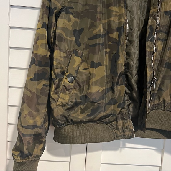 Bomber jacket - Picture 3 of 4